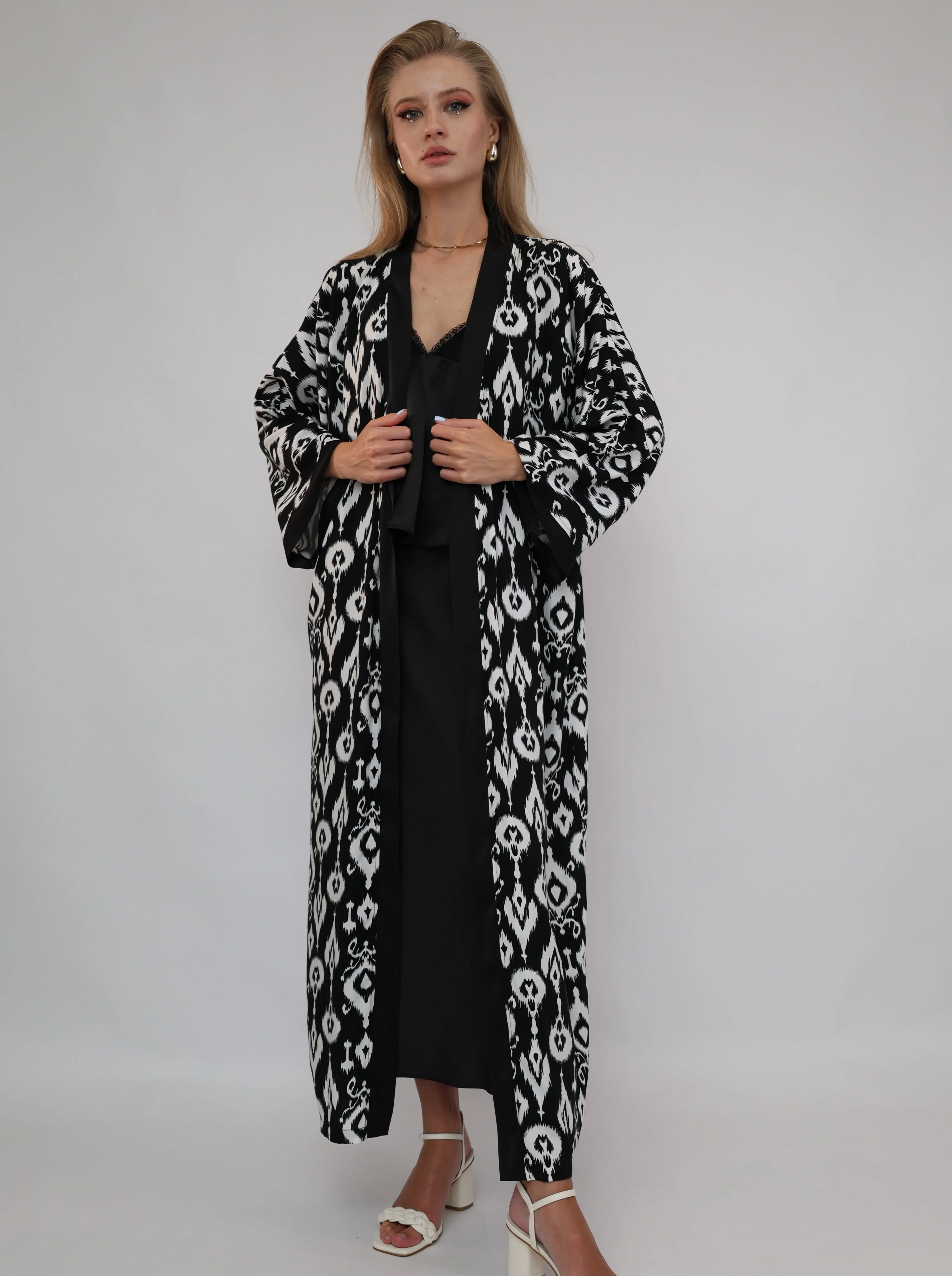 100% Cotton Printed Ikat Lightweight Kimono "Eclipse Noir"